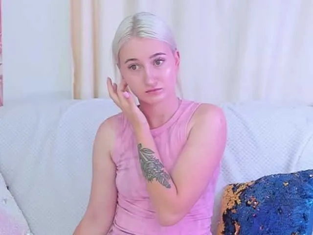 HollyTaillor Image 2