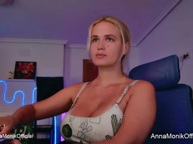 MonikAnna Image 4