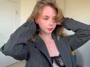 elli_harmon Image 16