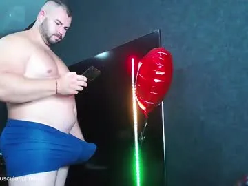 john_and_kiss Image 2