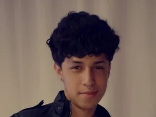 Axel_evansss's Thumb Image