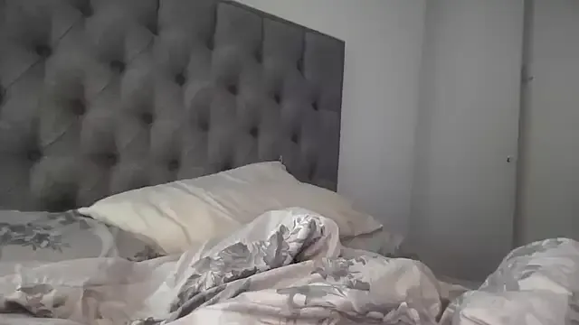 Bustyblondebabe32 Image 2