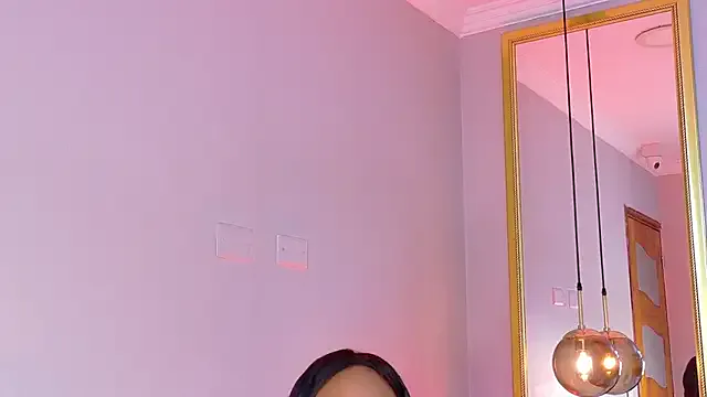 Lola_King's Thumb Image